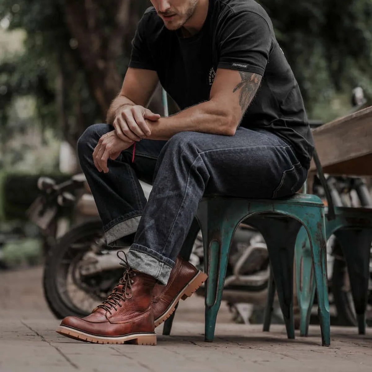 Wagon motorcycle boots