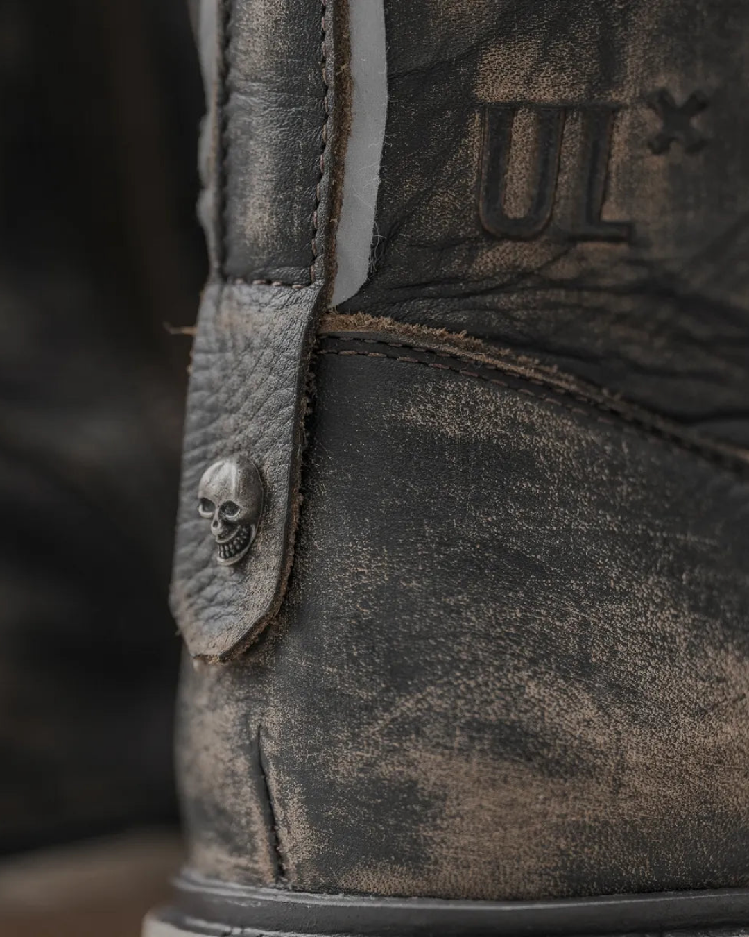 Botas o tenis para moto: diferencias prácticas para tu recorrido