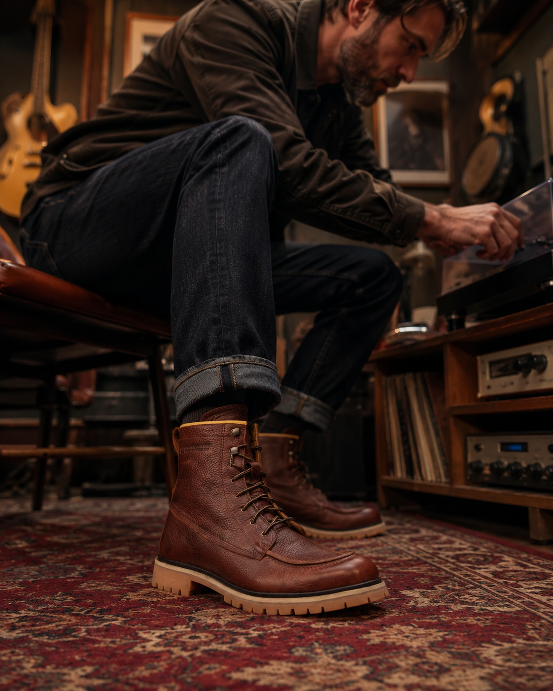 Wagon motorcycle boots